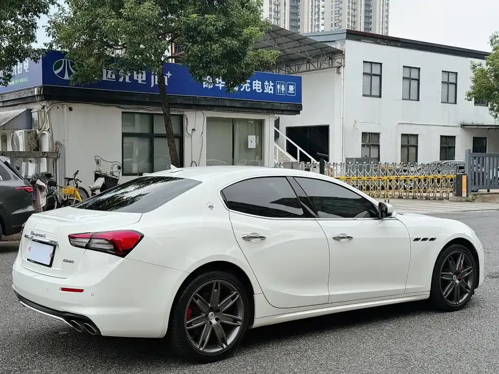 Maserati Ghibli — фото 6