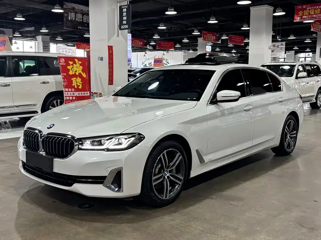 BMW 5 Series — фото 1