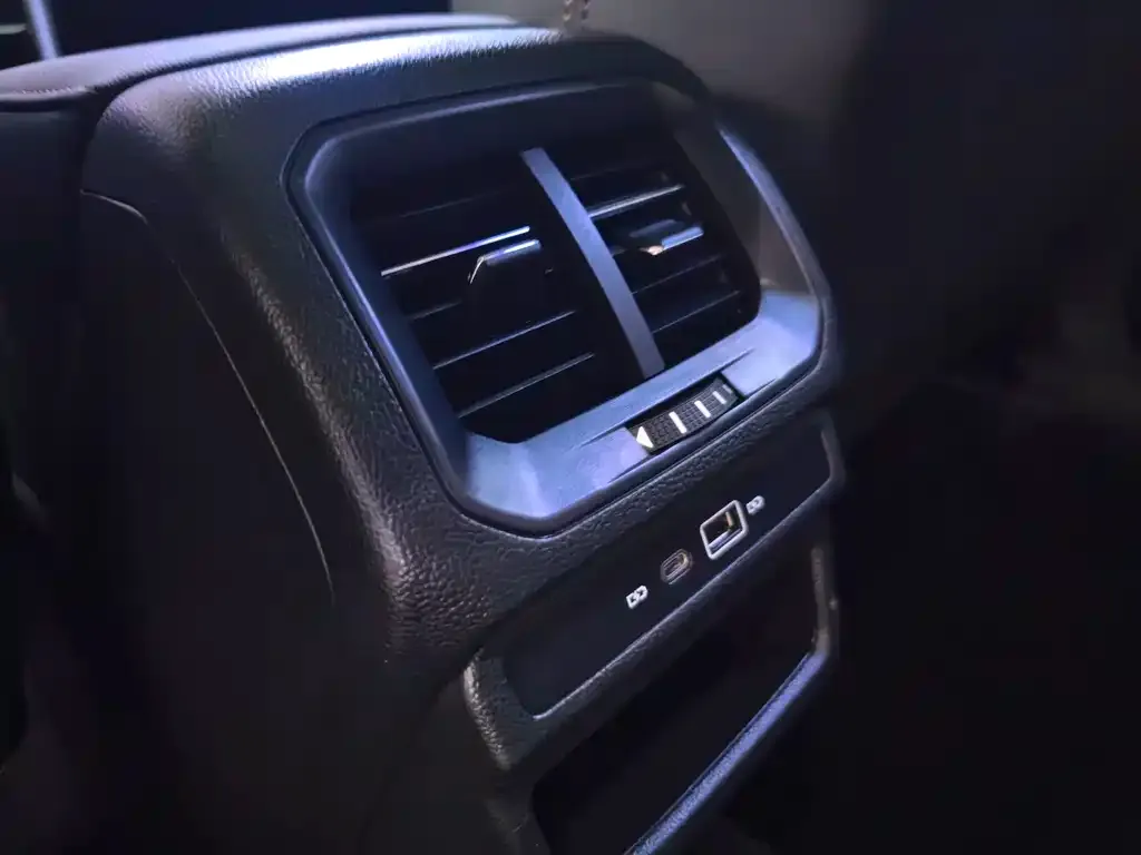 Volkswagen Tharu — фото 4