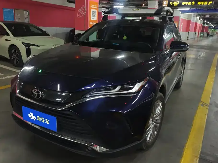 Toyota Harrier — фото 1