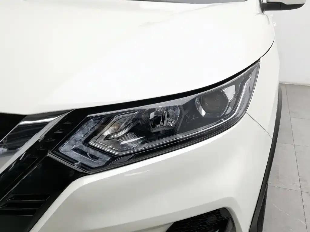 Nissan Qashqai — фото 4