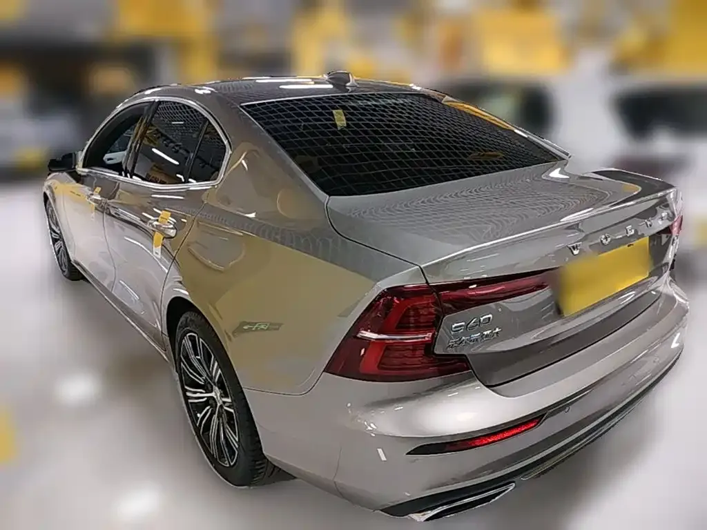Volvo S60 — фото 4