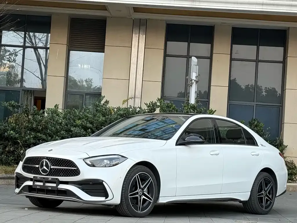 Mercedes-Benz C-Class — фото 1