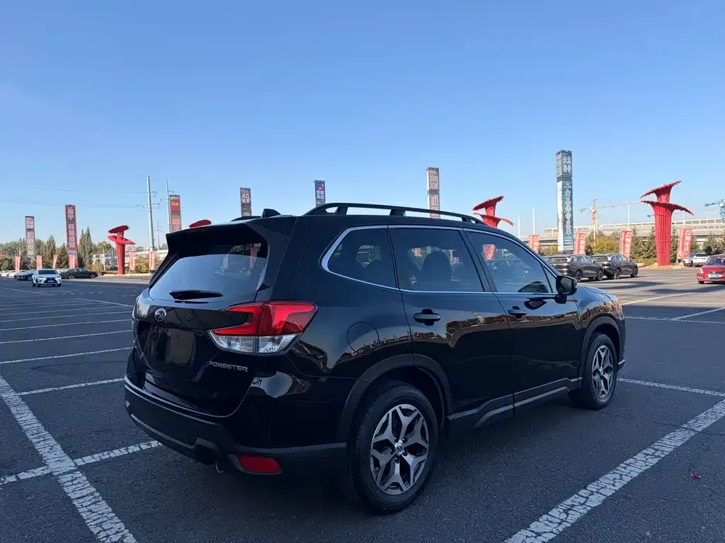 Subaru Forester — фото 5