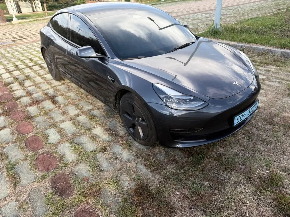 Tesla Model 3 — фото 1