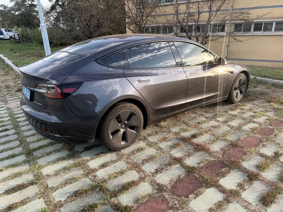 Tesla Model 3 — фото 7