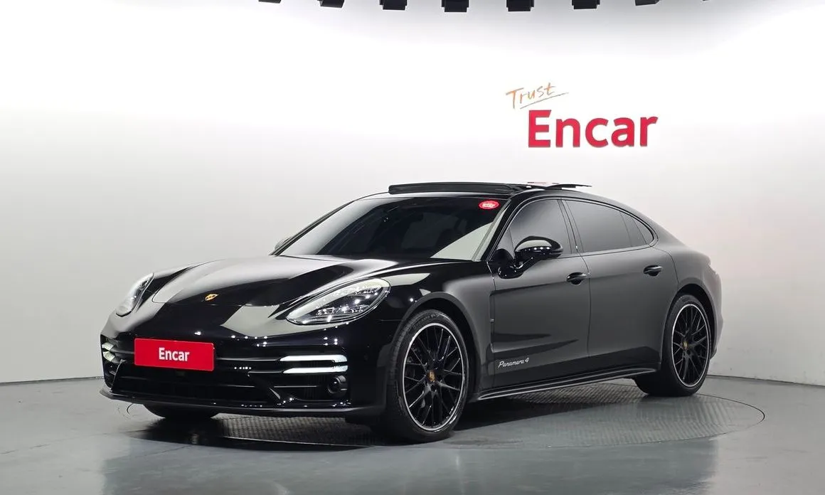 Porsche Panamera — фото 1