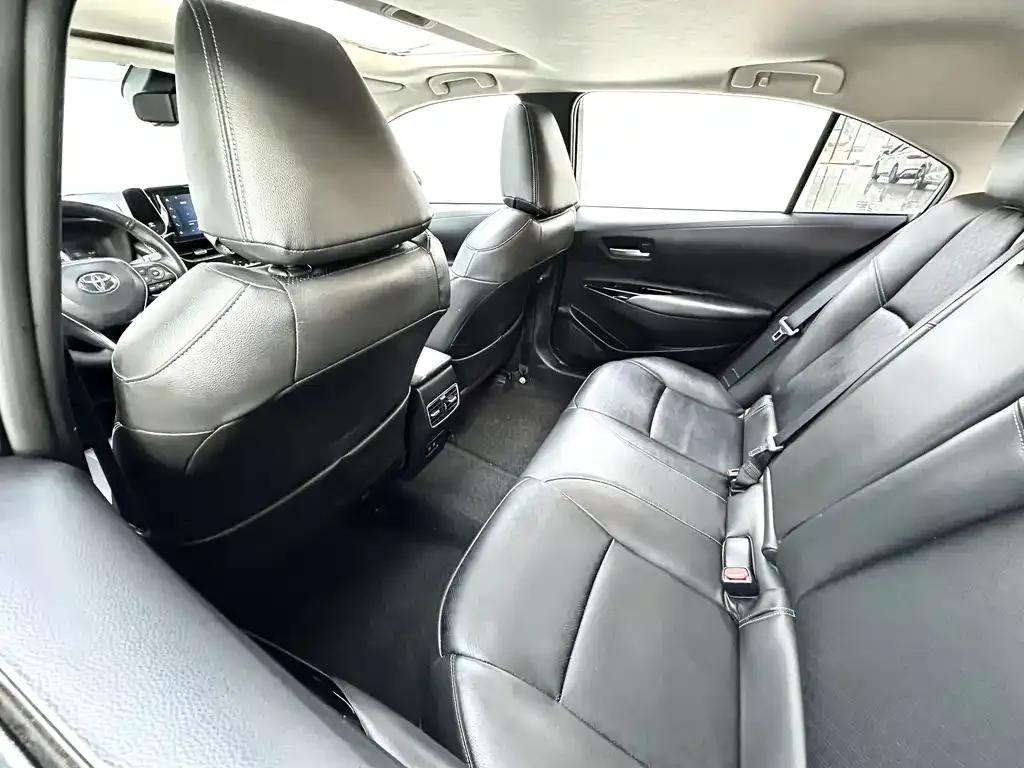 Toyota Allion — фото 4