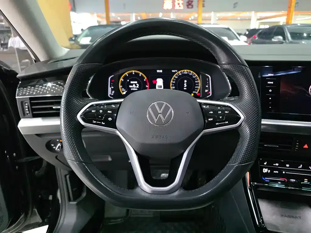 Volkswagen Passat — фото 6