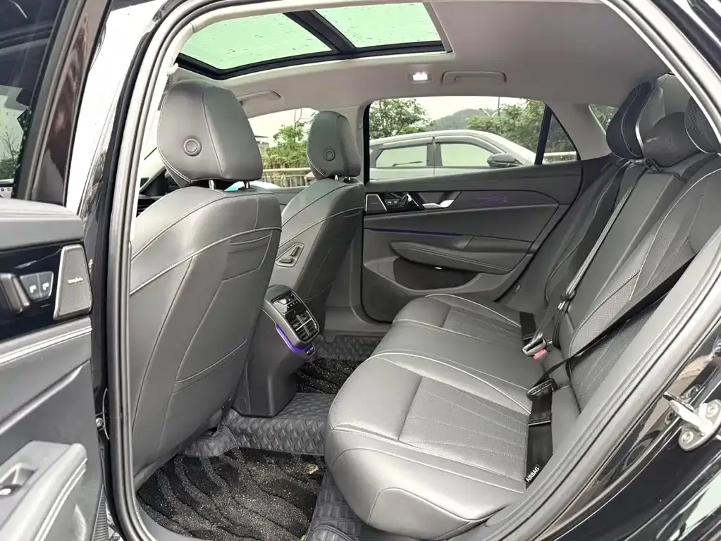 Volkswagen Passat — фото 4
