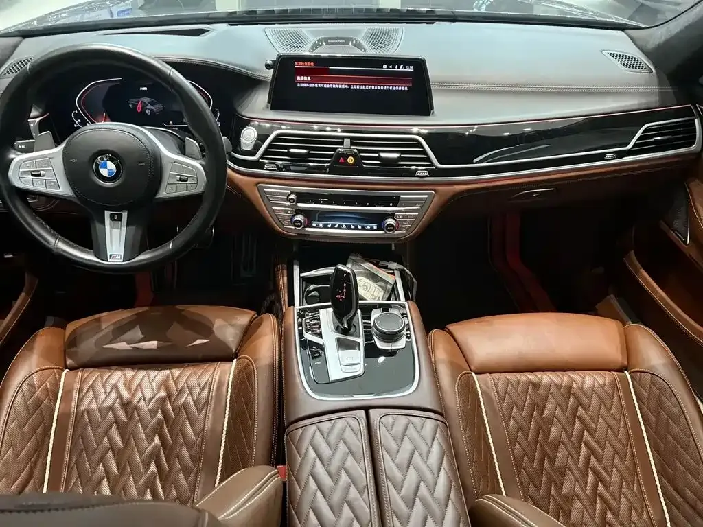 BMW 7 Series — фото 9