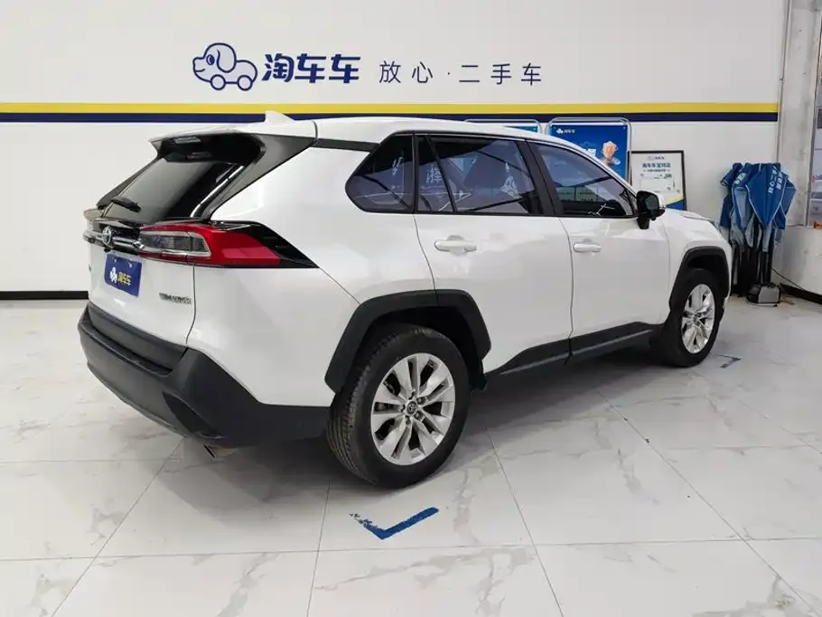 Toyota Wildlander — фото 10