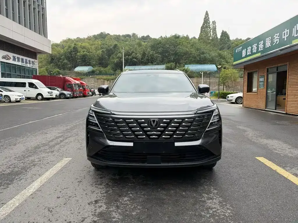 Changan CS75 PLUS — фото 1