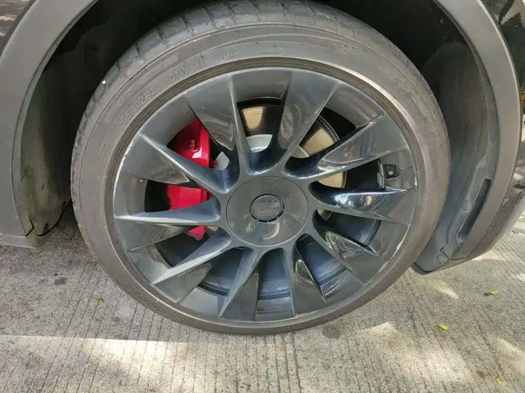 Tesla Model Y — фото 7