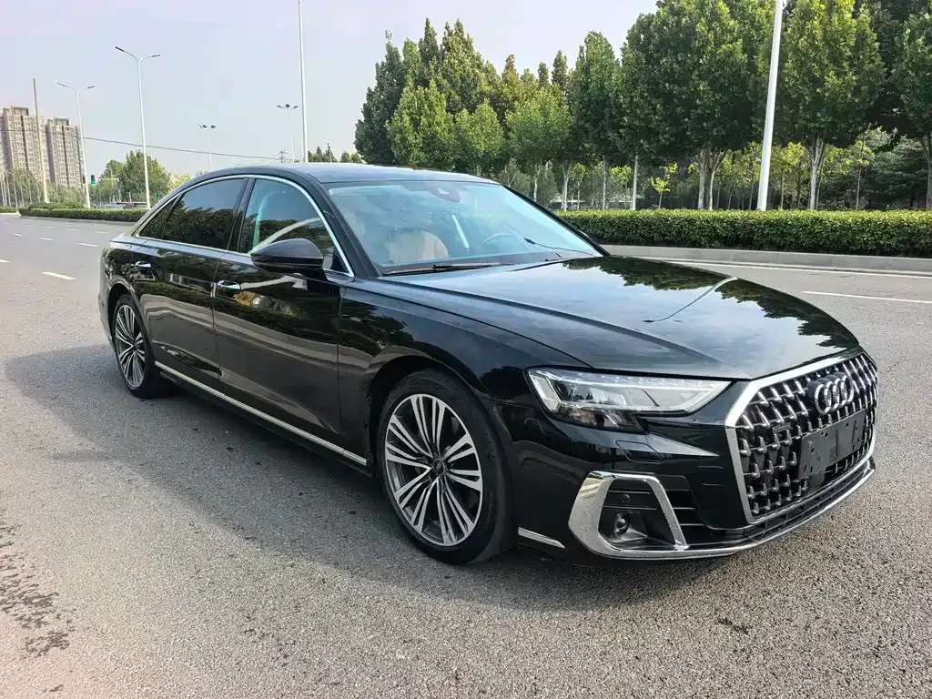 Audi A8 — фото 5