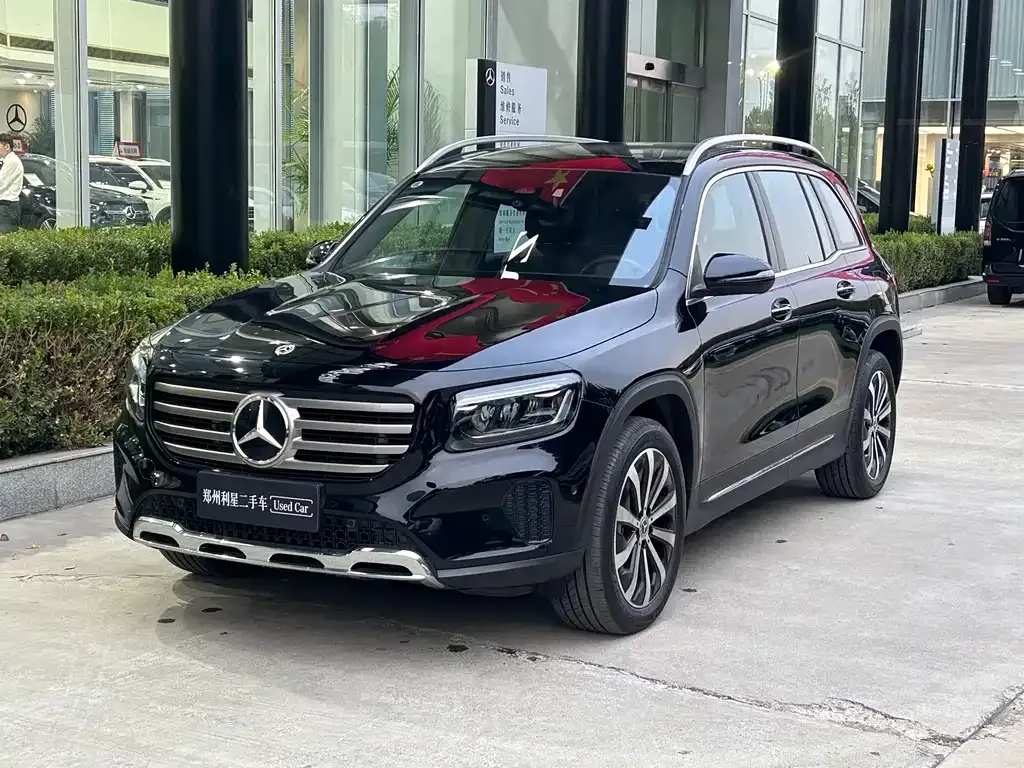 Mercedes-Benz GLB — фото 1