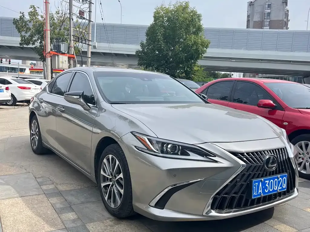 Lexus ES — фото 5