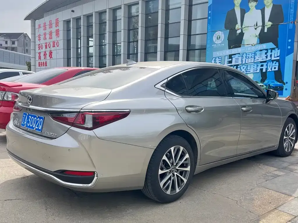 Lexus ES — фото 3
