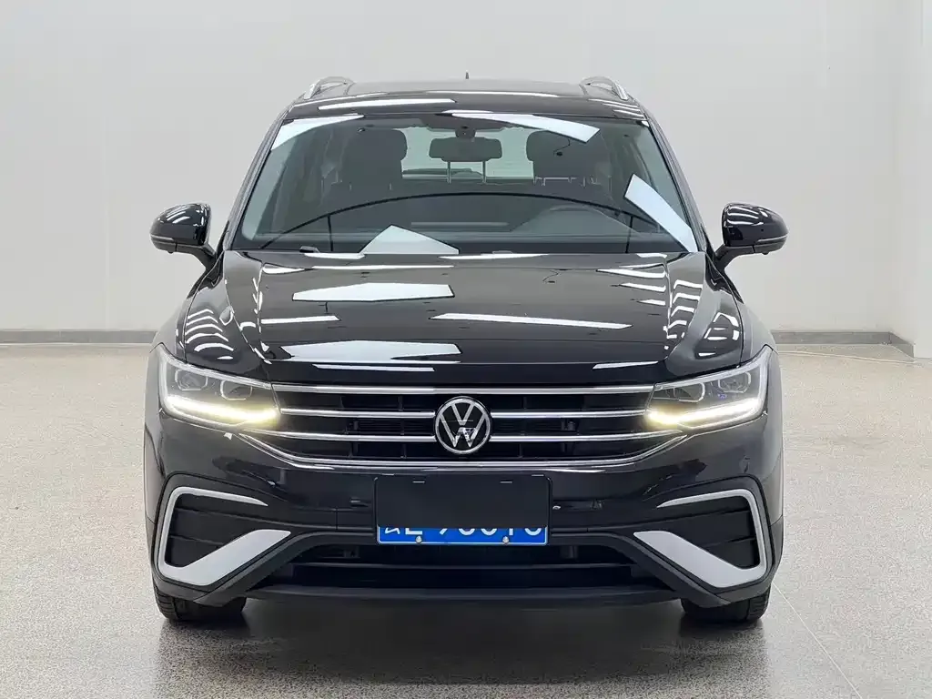 Volkswagen Tiguan L — фото 5