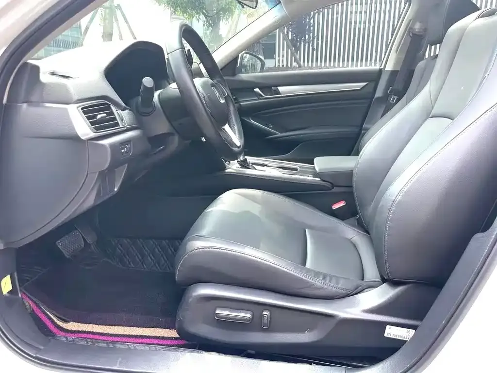 Honda Accord — фото 7