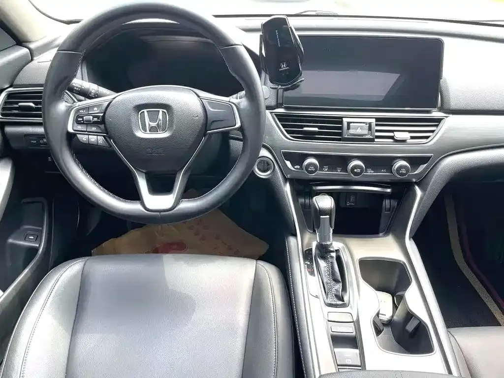 Honda Accord — фото 4