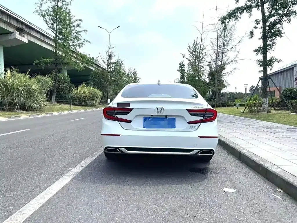Honda Accord — фото 5