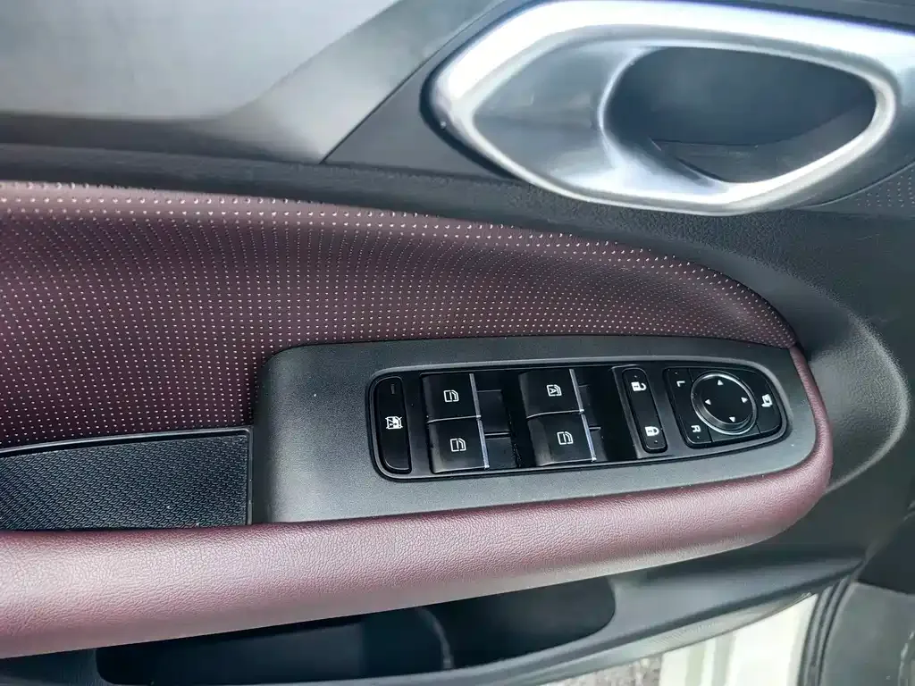 GAC Motor Trumpchi M6 — фото 9