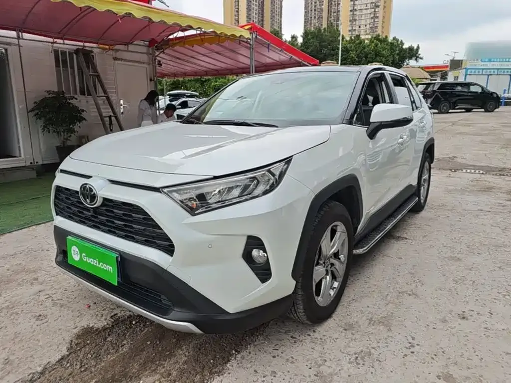 Toyota RAV4 — фото 9