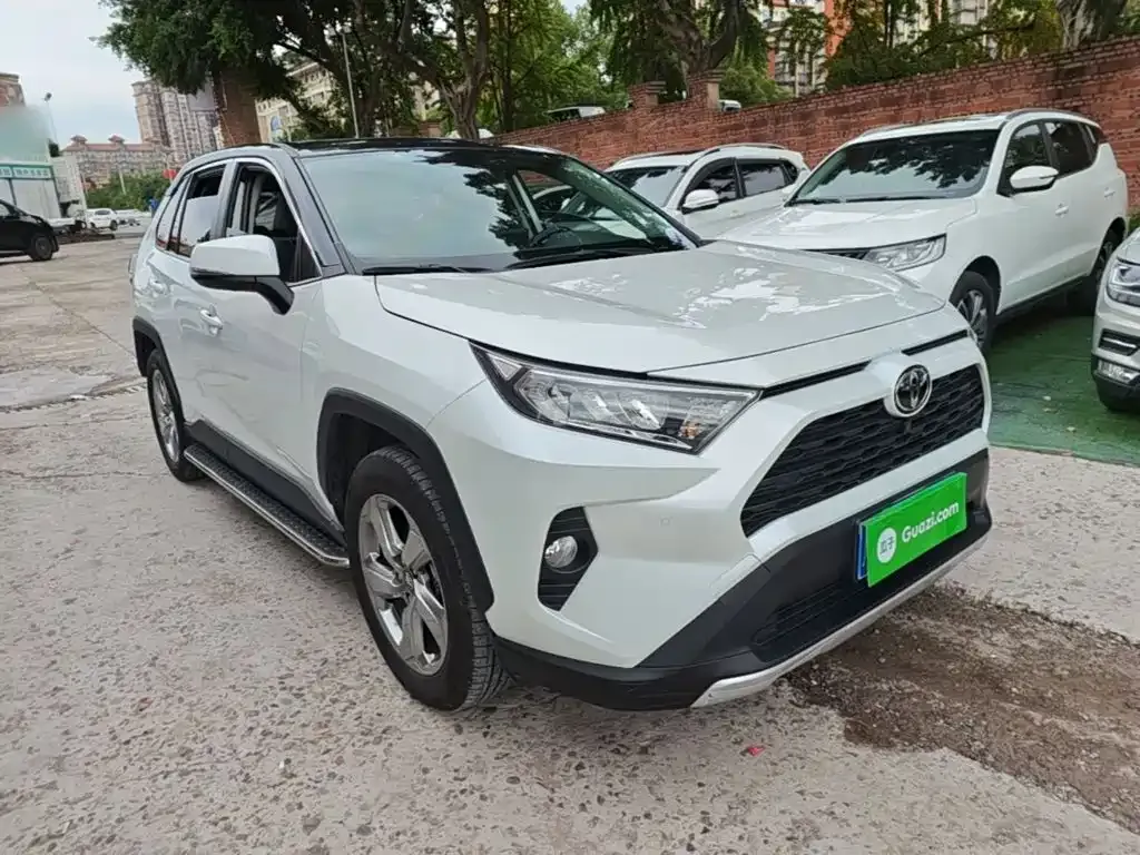 Toyota RAV4 — фото 2