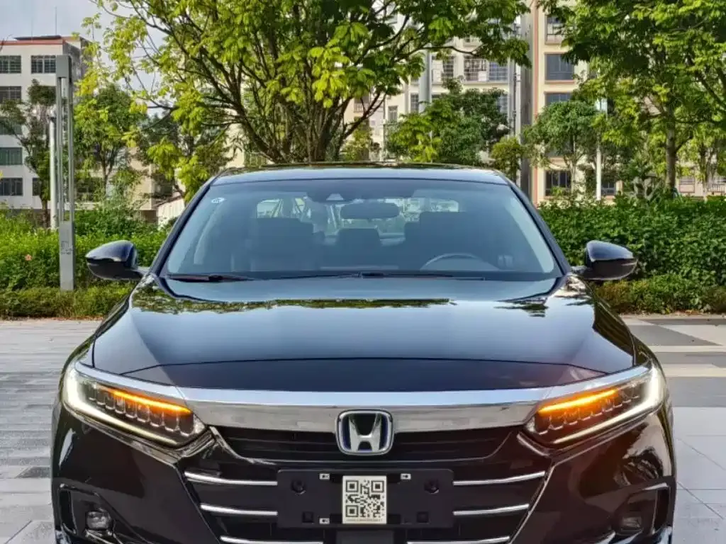 Honda Accord — фото 1