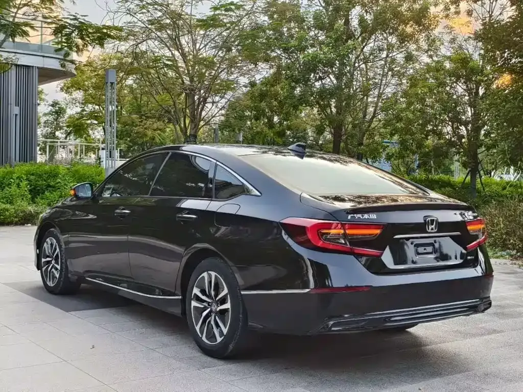 Honda Accord — фото 5