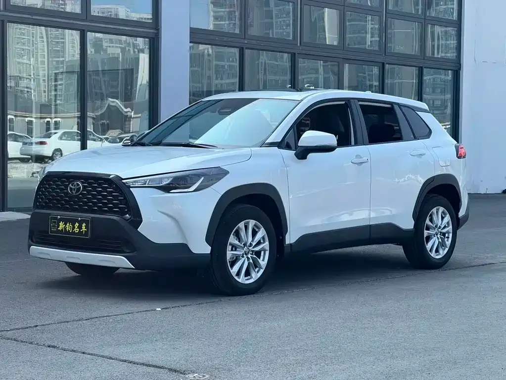 Toyota Corolla Cross — фото 1