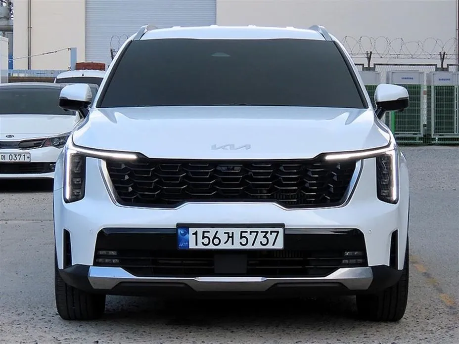 Kia Sorento — фото 1