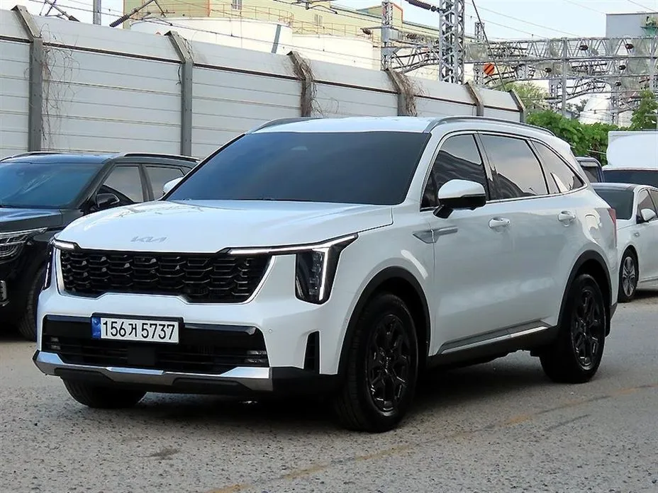 Kia Sorento — фото 6
