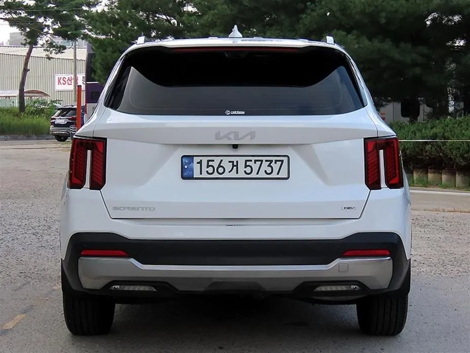 Kia Sorento — фото 7