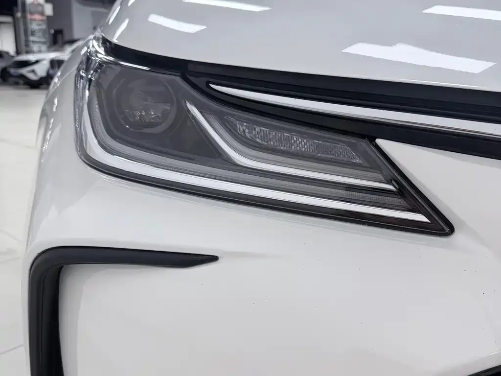 Toyota Corolla — фото 4