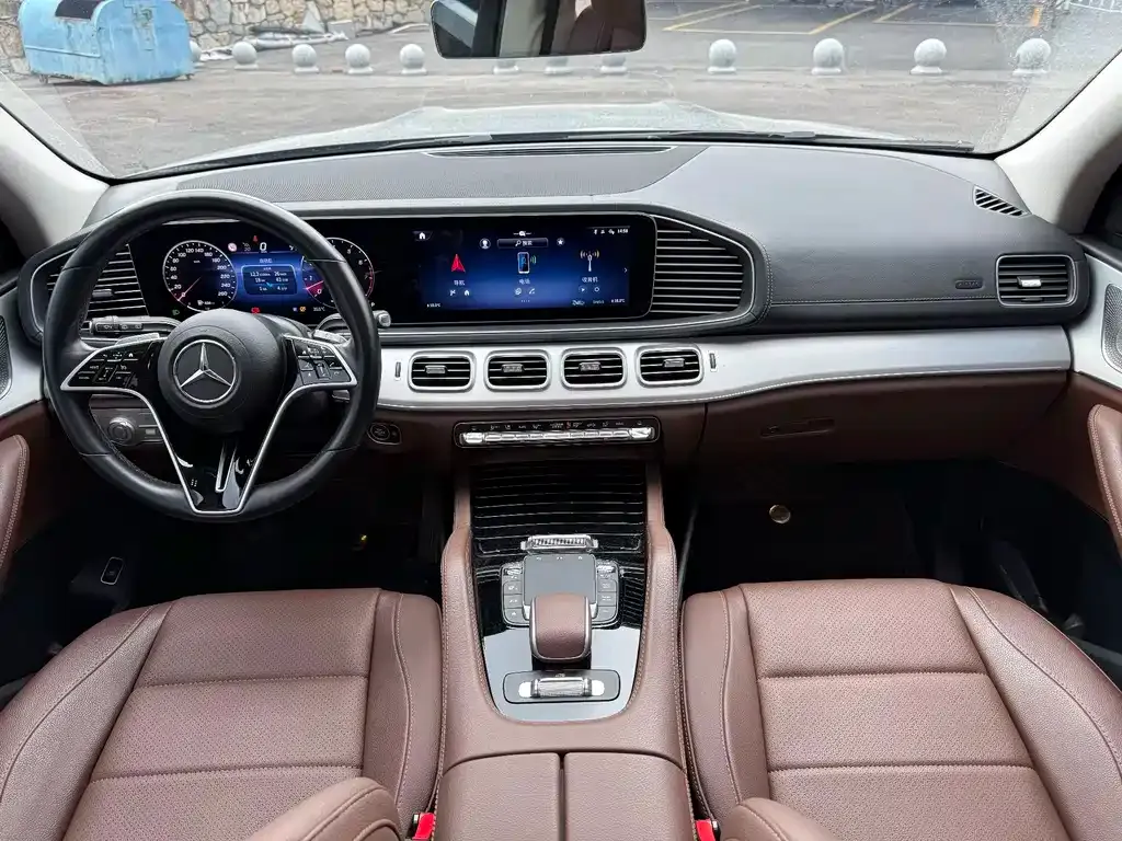 Mercedes-Benz GLS — фото 10