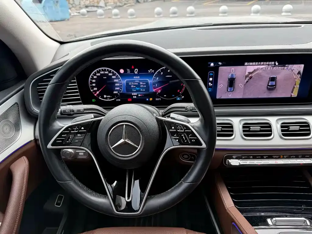 Mercedes-Benz GLS — фото 7