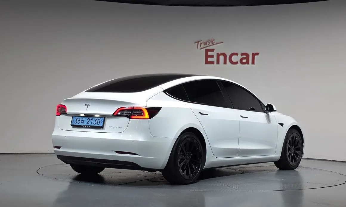 Tesla Model 3 — фото 8