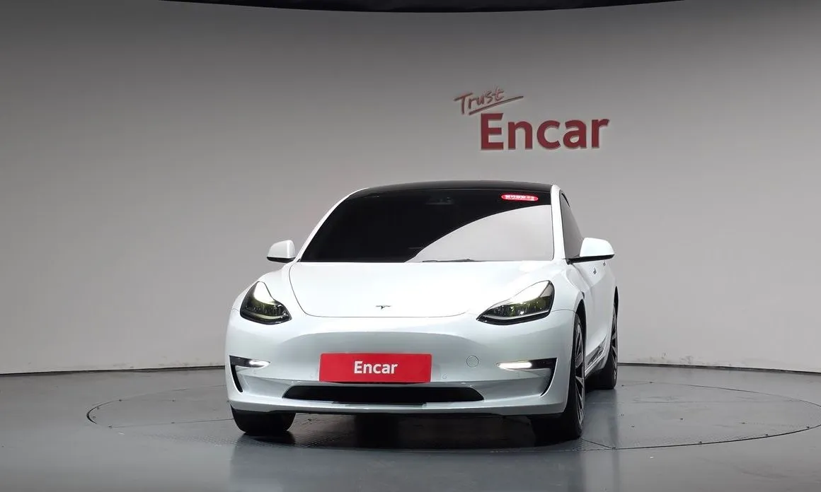 Tesla Model 3 — фото 9