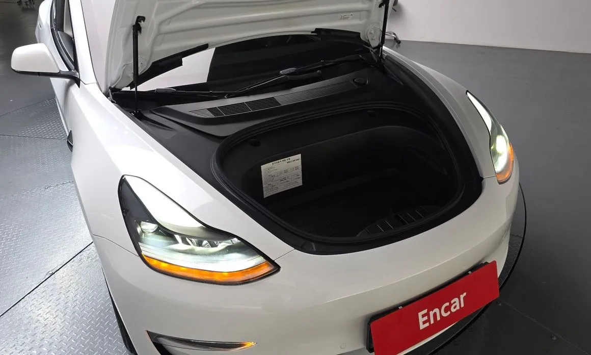 Tesla Model 3 — фото 10