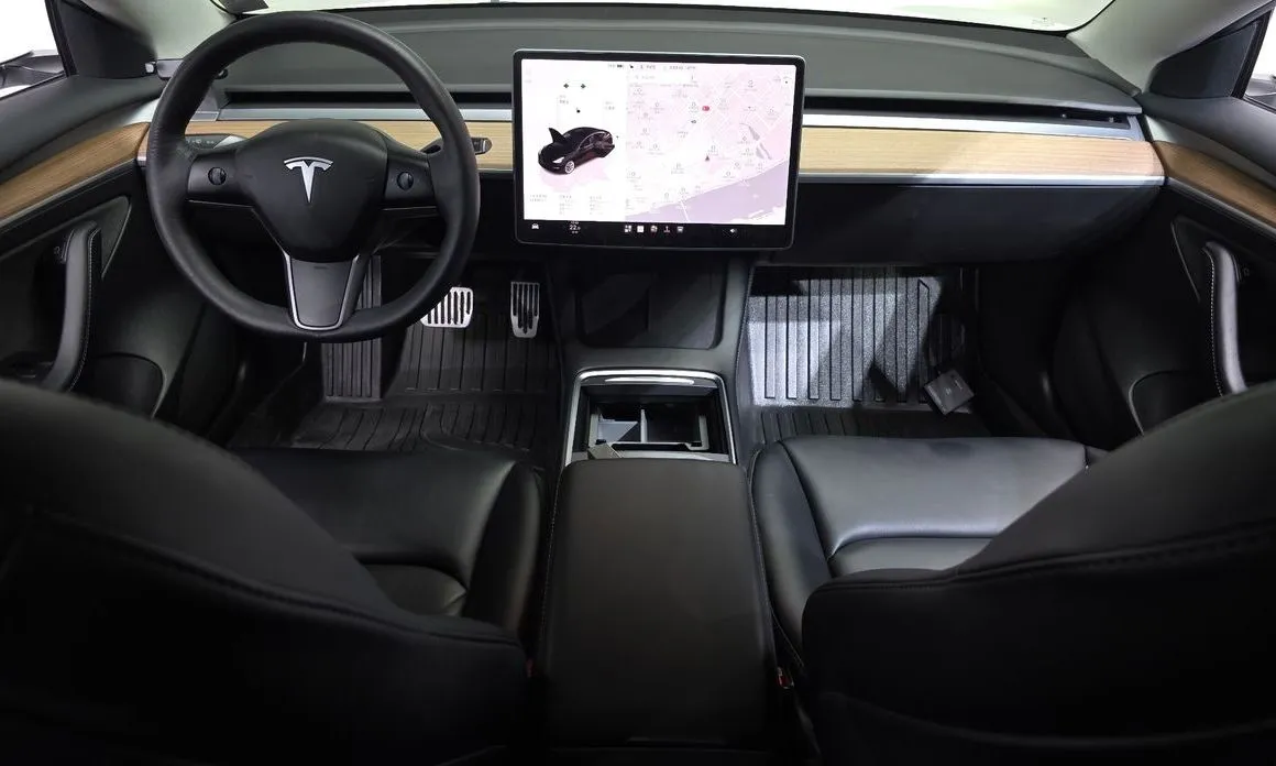 Tesla Model 3 — фото 6