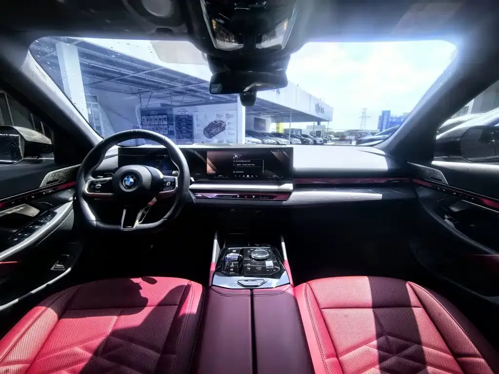 BMW 5 Series — фото 10