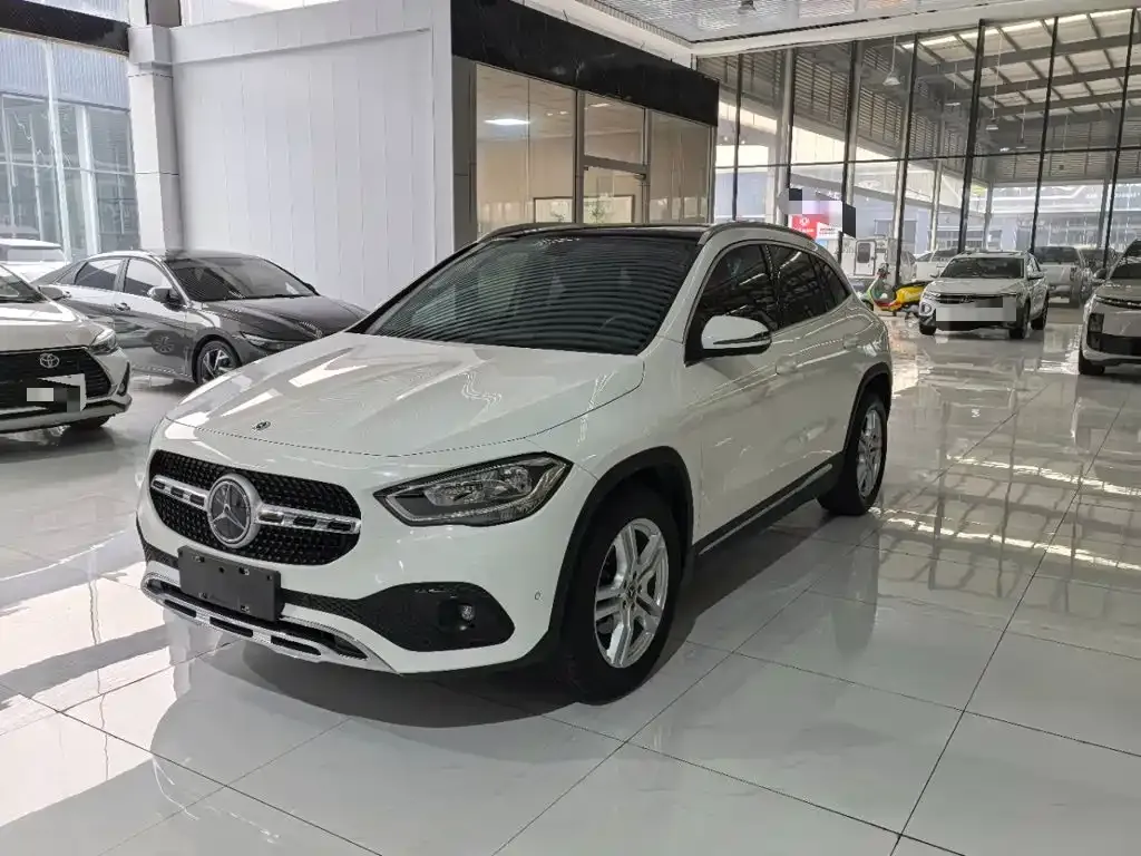 Mercedes-Benz GLA — фото 1