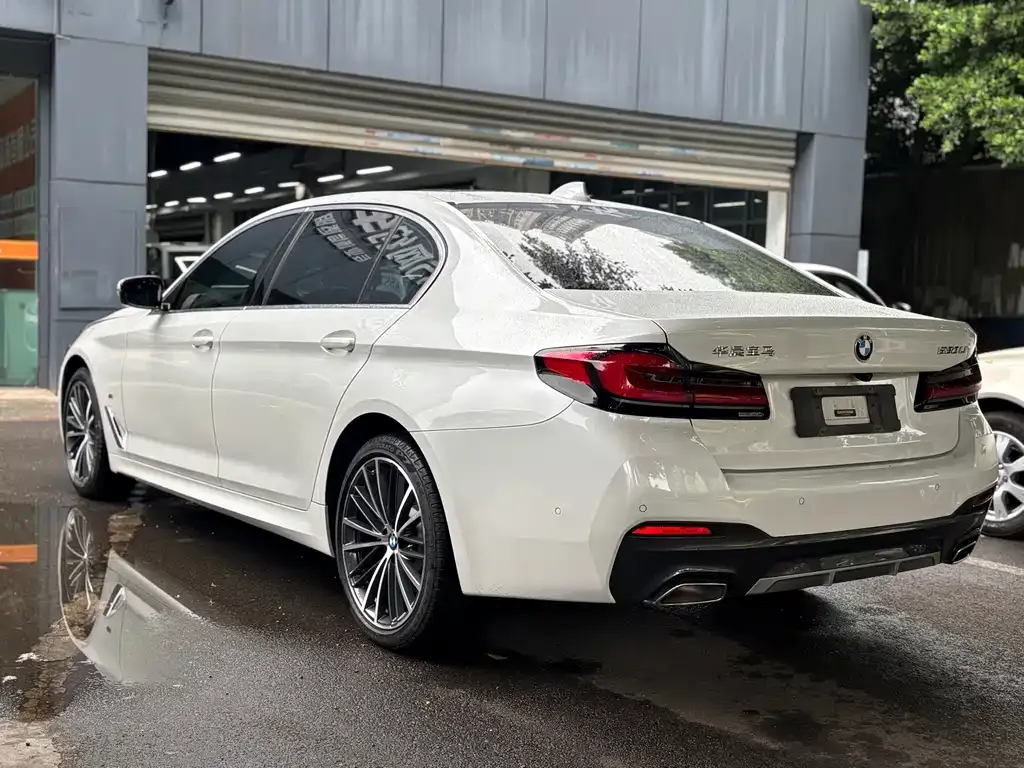 BMW 5 Series — фото 5