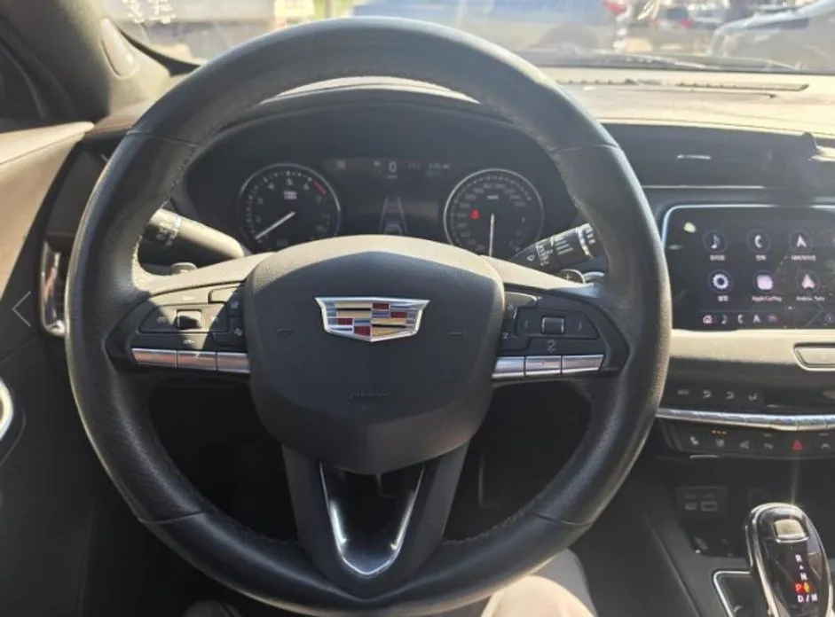 Cadillac XT4 — фото 8