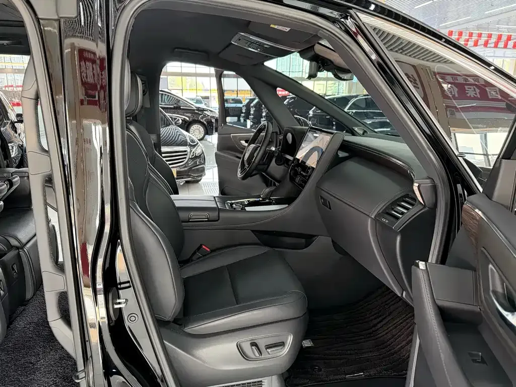 Toyota Vellfire — фото 7