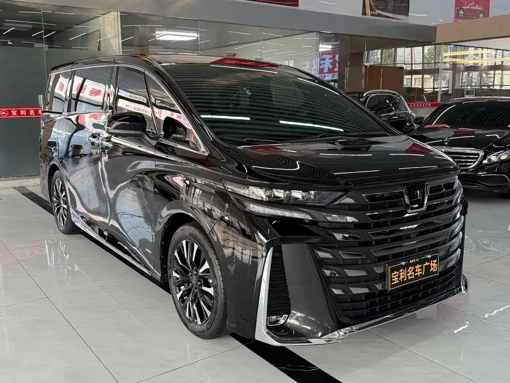 Toyota Vellfire — фото 10