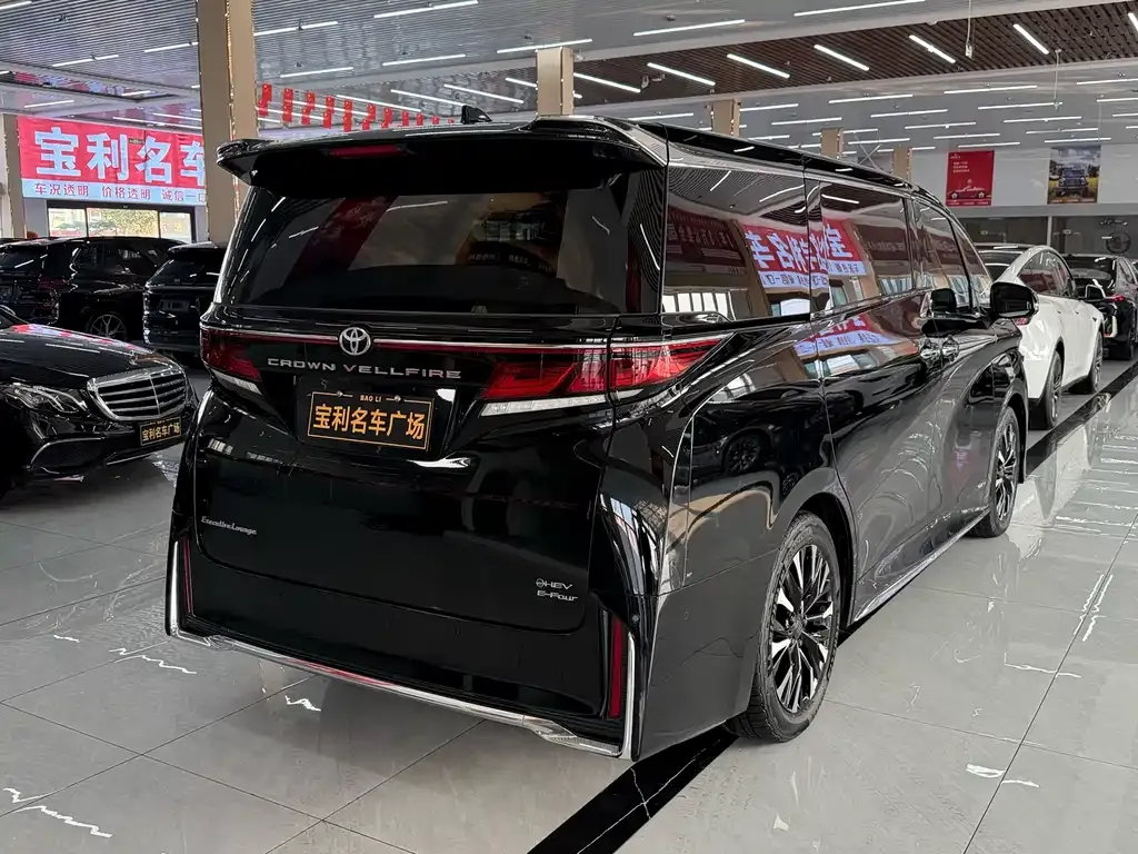 Toyota Vellfire — фото 8