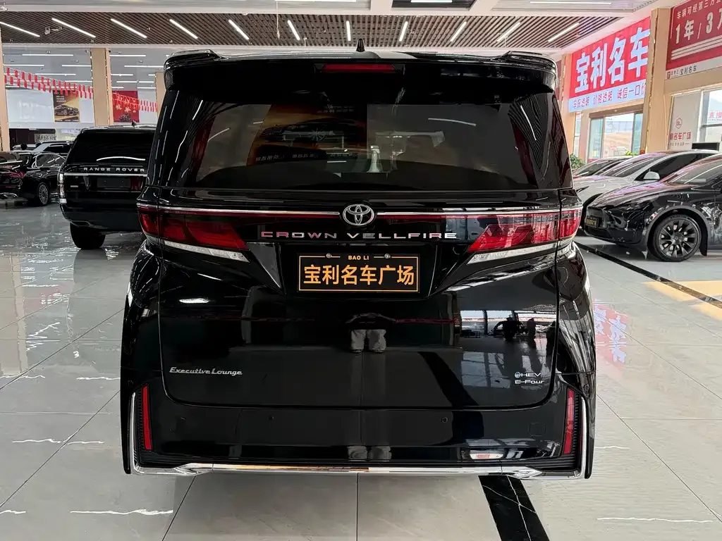 Toyota Vellfire — фото 3